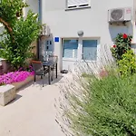 Studio City Garden